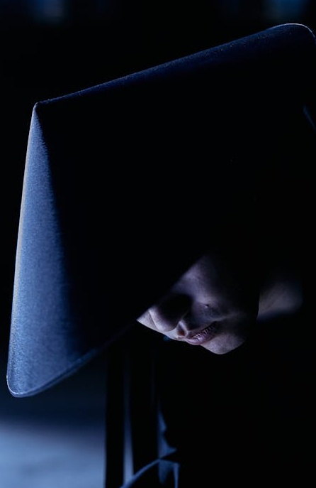 成功的YouTube内容创作者通过多种策略实现频道增长