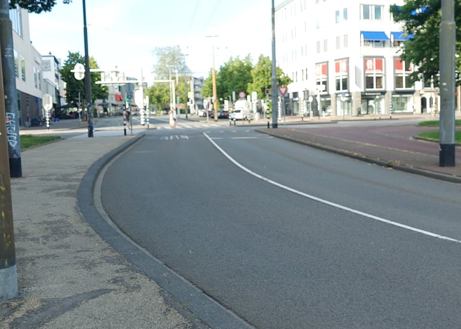 选择安全可靠的YouTube增长服务以提升评论质量