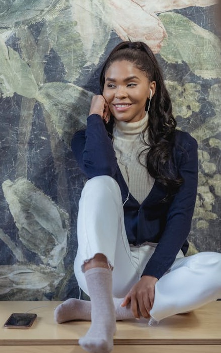 YouTube创作者与粉丝进行社区互动