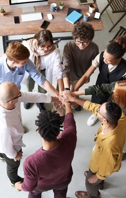 社交认同概念图，提升油管频道信誉