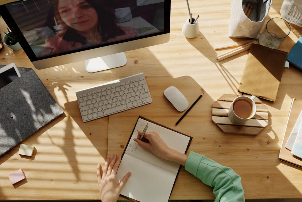 YouTube频道订阅数增长图表