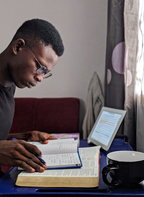 社交认同对用户行为的影响