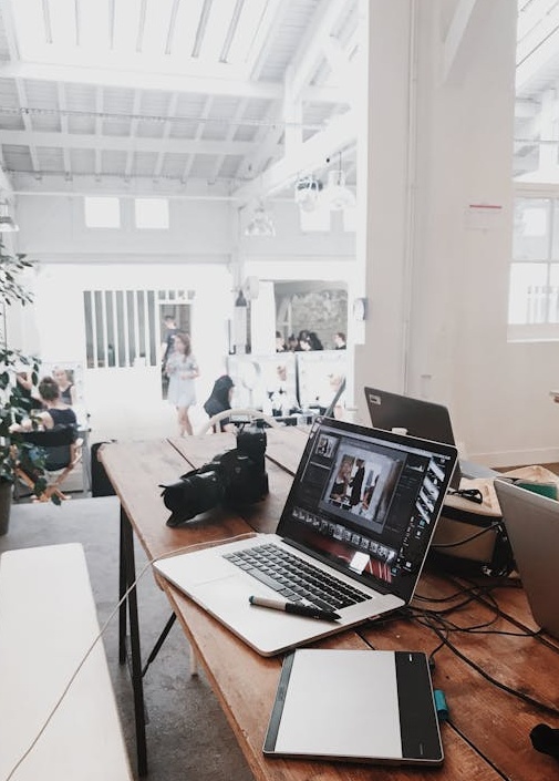 社交媒体互动增长示意图