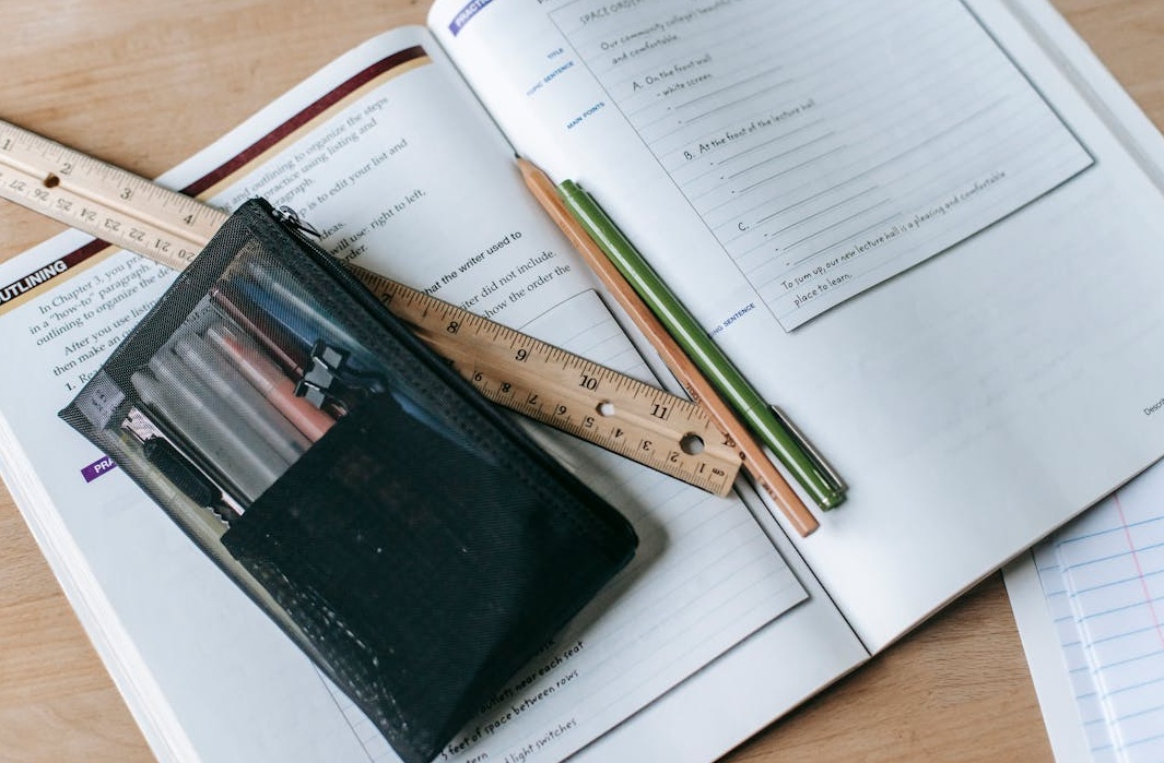 YouTube创作者庆祝频道达到新的里程碑