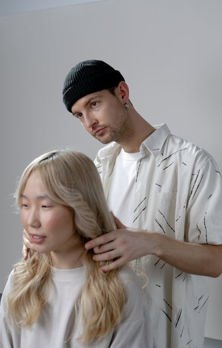 显示Instagram浏览量增长曲线的图表，象征社交媒体的快速发展