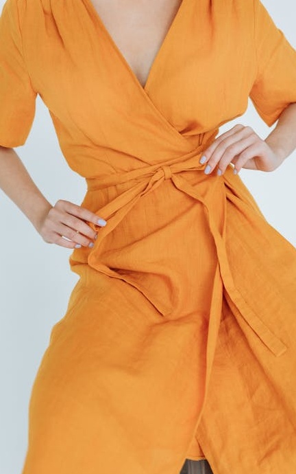 用户正在浏览Instagram Reels视频，展示了浏览量的重要性