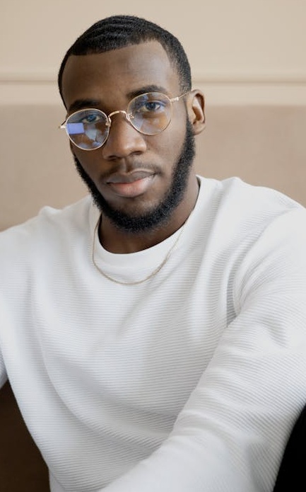 数据分析图表显示Twitter账户互动率在策略实施后显著增长