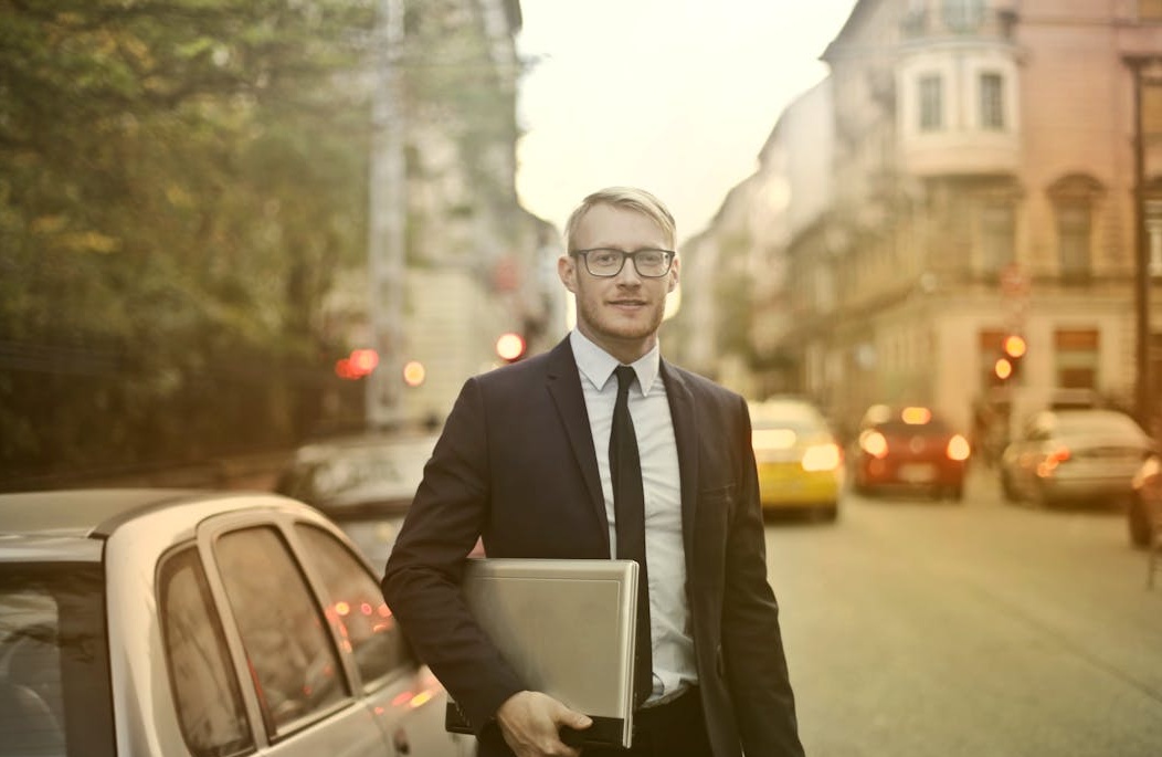 TikTok后台数据分析界面，显示积极的互动指标