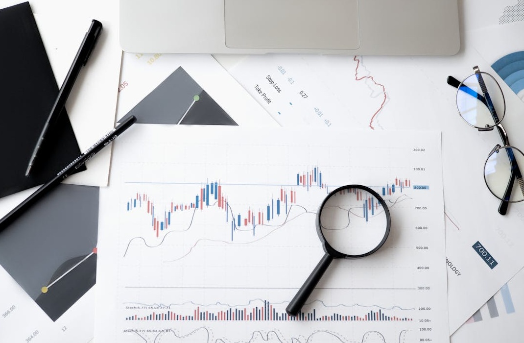 Facebook主页点赞数增长的图表，象征着业务的快速提升