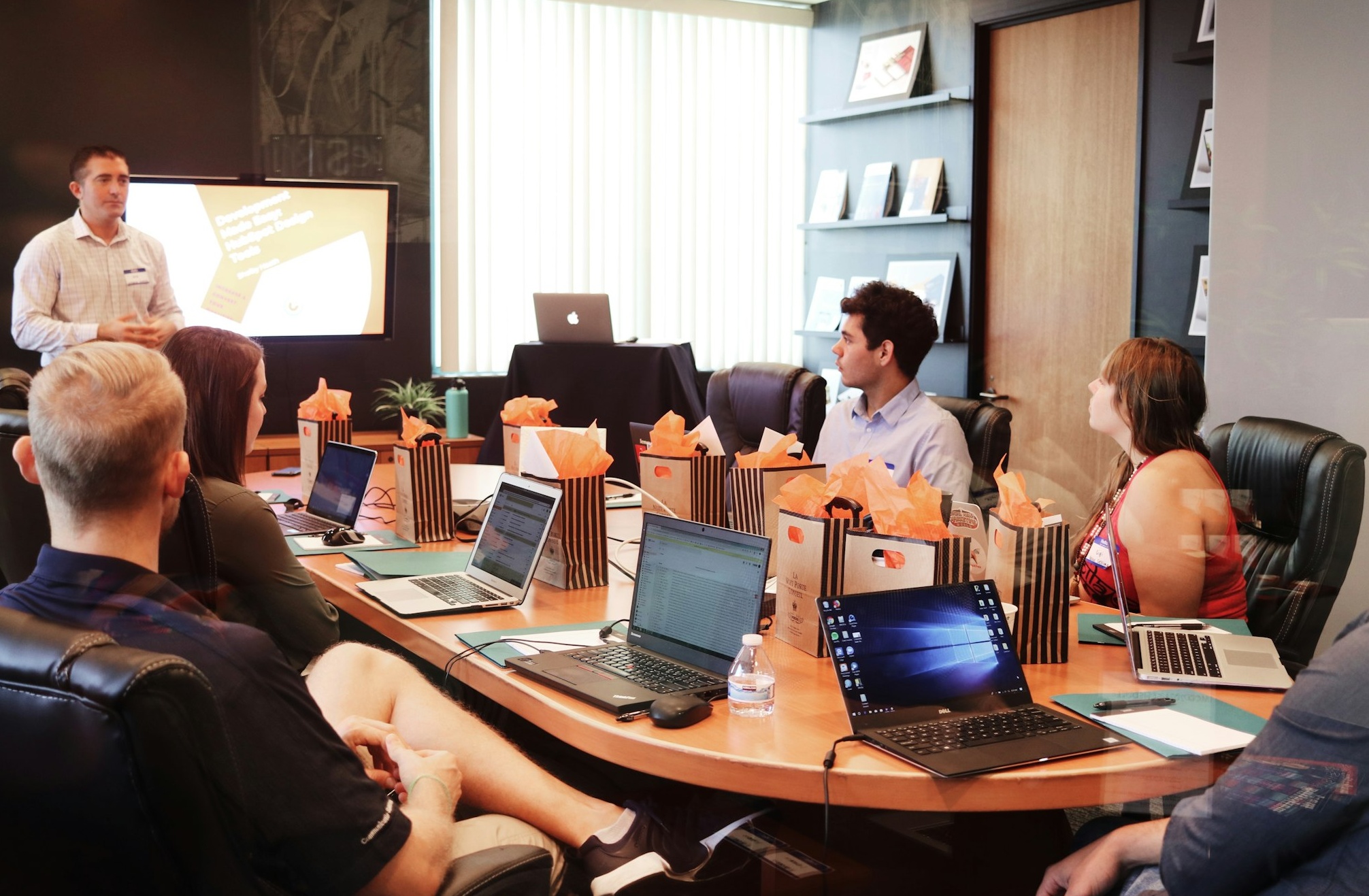 制定YouTube频道增长的战略蓝图