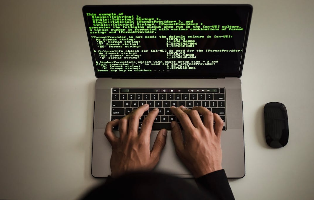 代表网络安全和可靠选择的盾牌图标