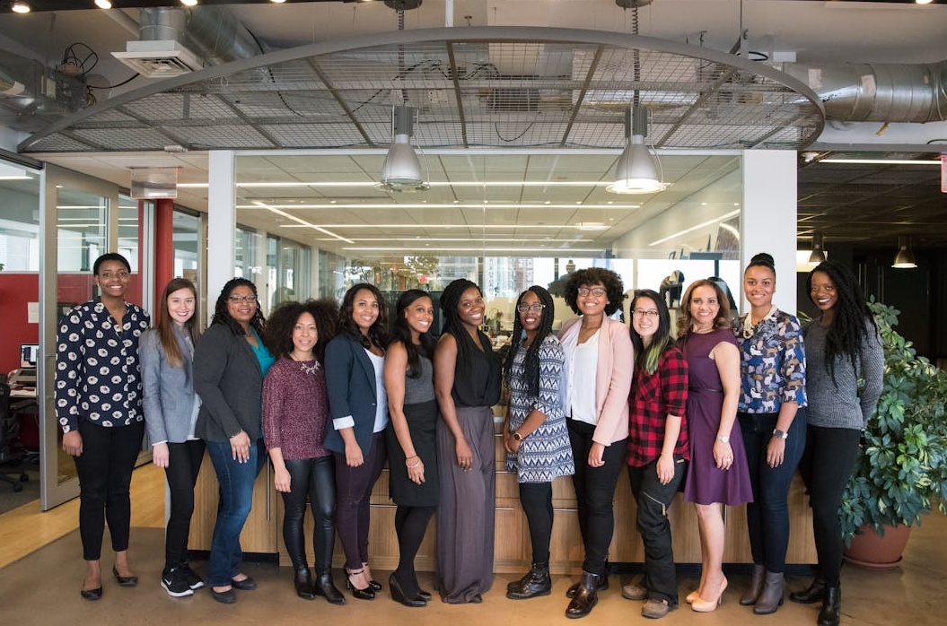 在购买粉丝后，持续创作高质量内容以吸引和留住真实用户