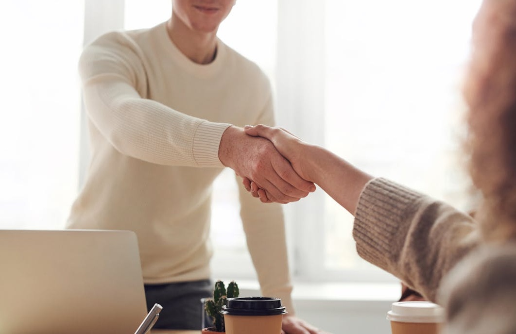 选择可靠的Facebook刷点赞服务商进行合作