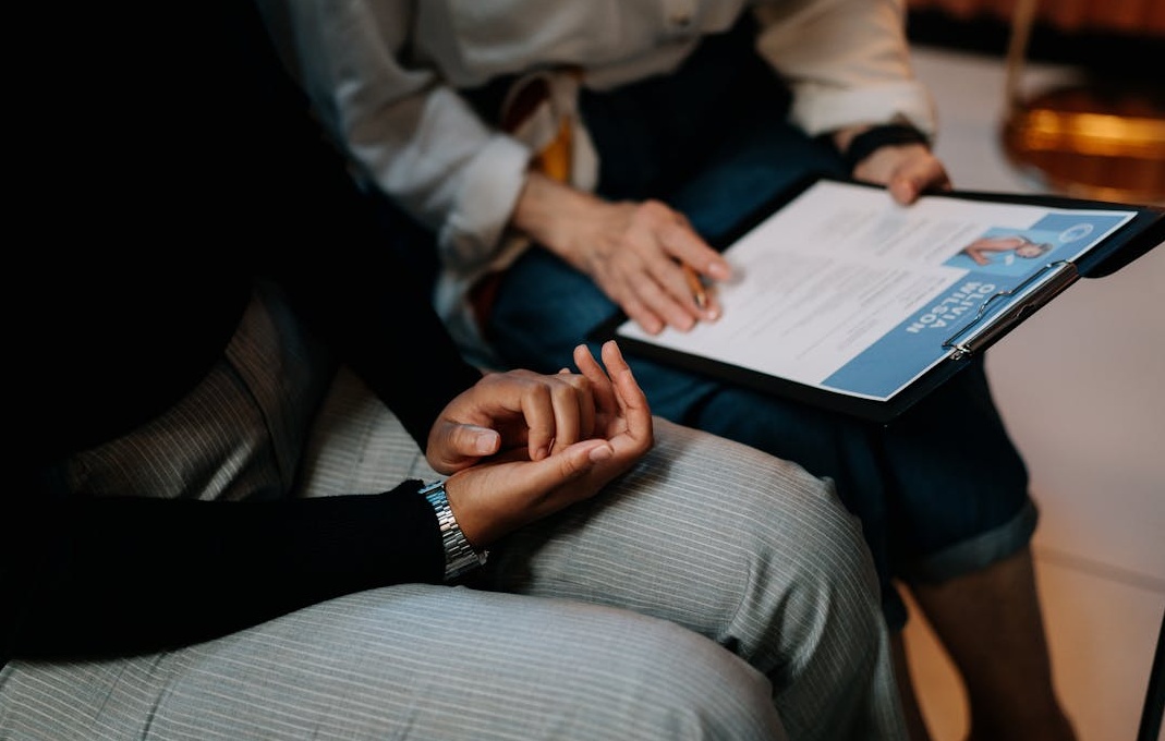 数据分析图表显示流量呈指数级增长趋势