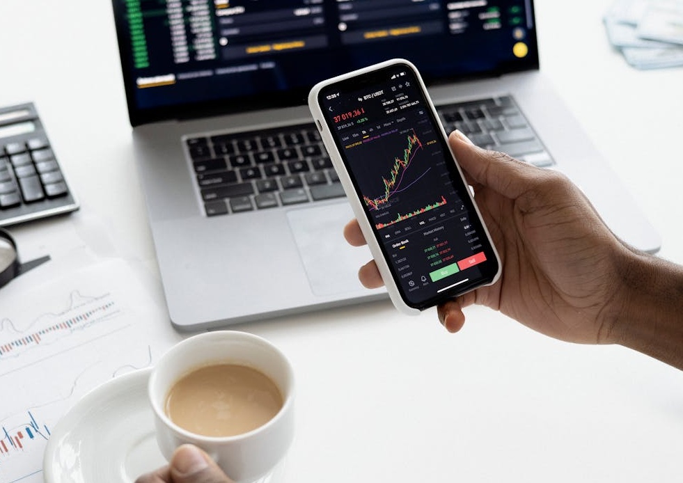 代表数据安全和策略增长的商业仪表盘