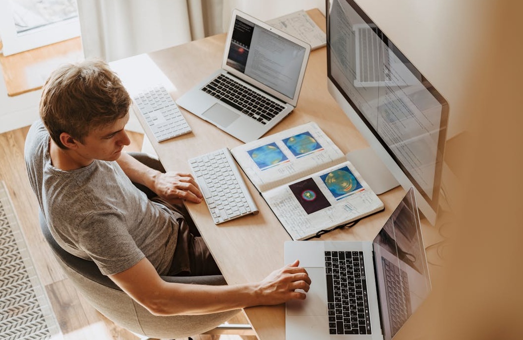 A content creator focused on developing high-quality content for their Instagram profile.