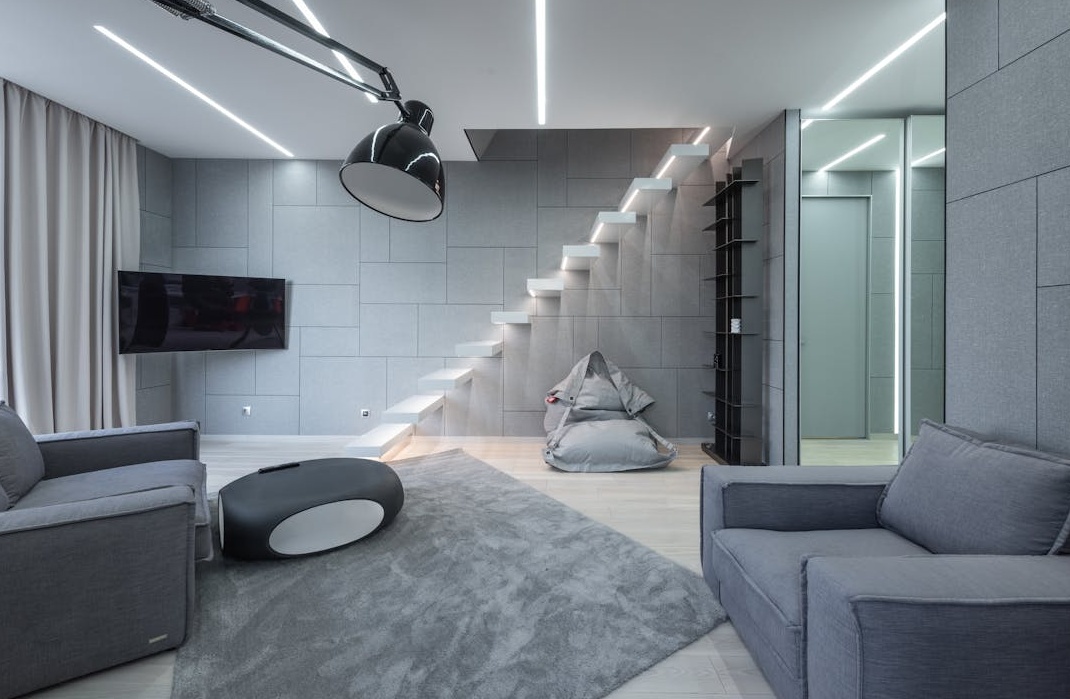 TikTok界面展示了大量的点赞和互动