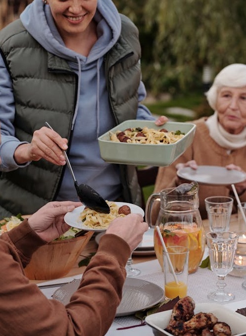 社交媒体增长趋势示意图