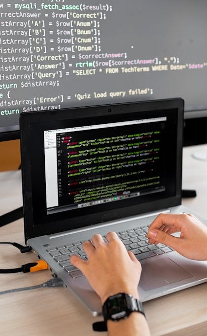 手机屏幕上显示的YouTube视频界面，点赞数很高