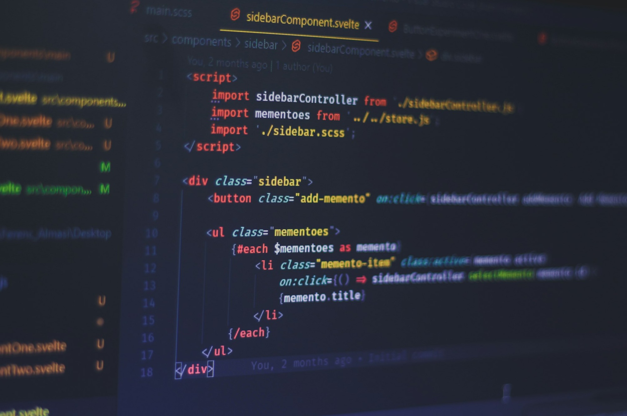 内容创作者正在规划他们的YouTube视频策略