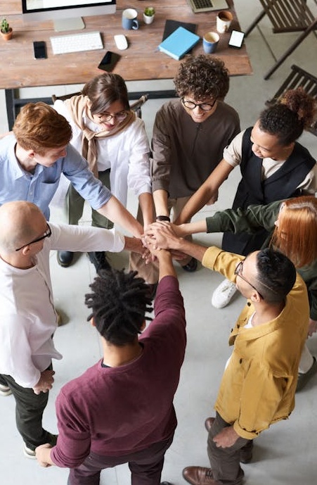 团队正在规划Facebook营销策略