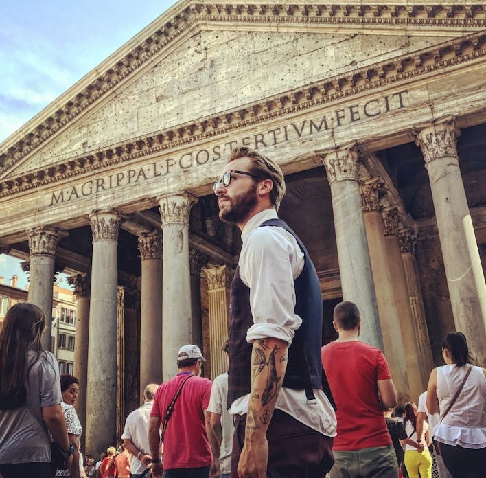 Instagram点赞数不断增长的手机屏幕