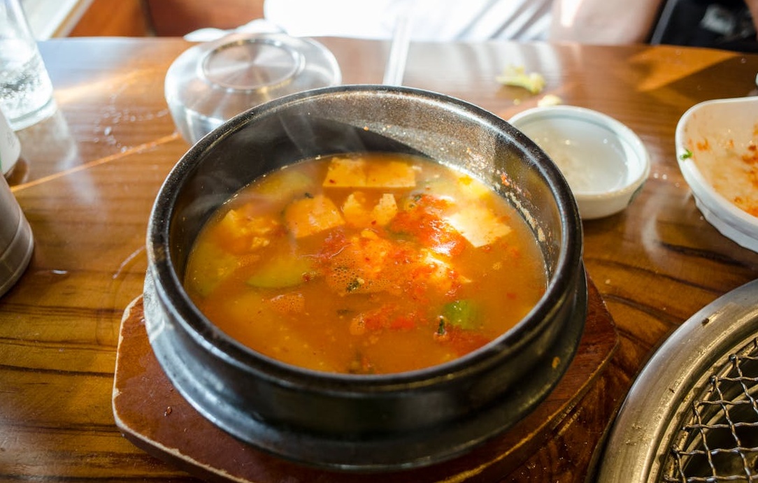 Instagram业务账户的后台数据分析界面，展示了覆盖人数和互动数据