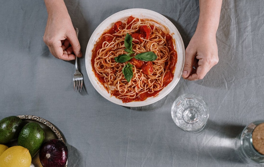 展示高粉丝数和互动率的Instagram个人主页，体现社交证明的重要性