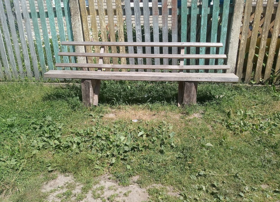 代表真实用户网络与虚假机器人网络的对比图