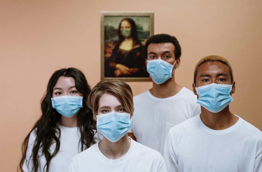 火箭发射象征着油管刷粉丝带来的快速启动效果