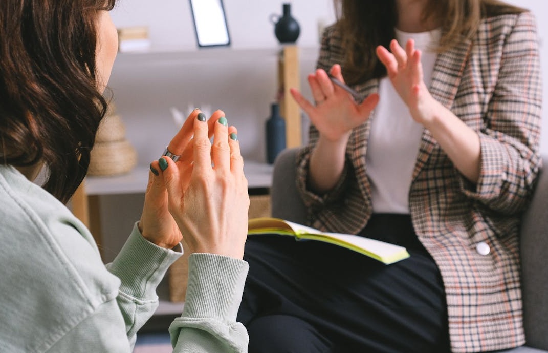 在笔记本电脑上选择可靠的YouTube点赞服务商