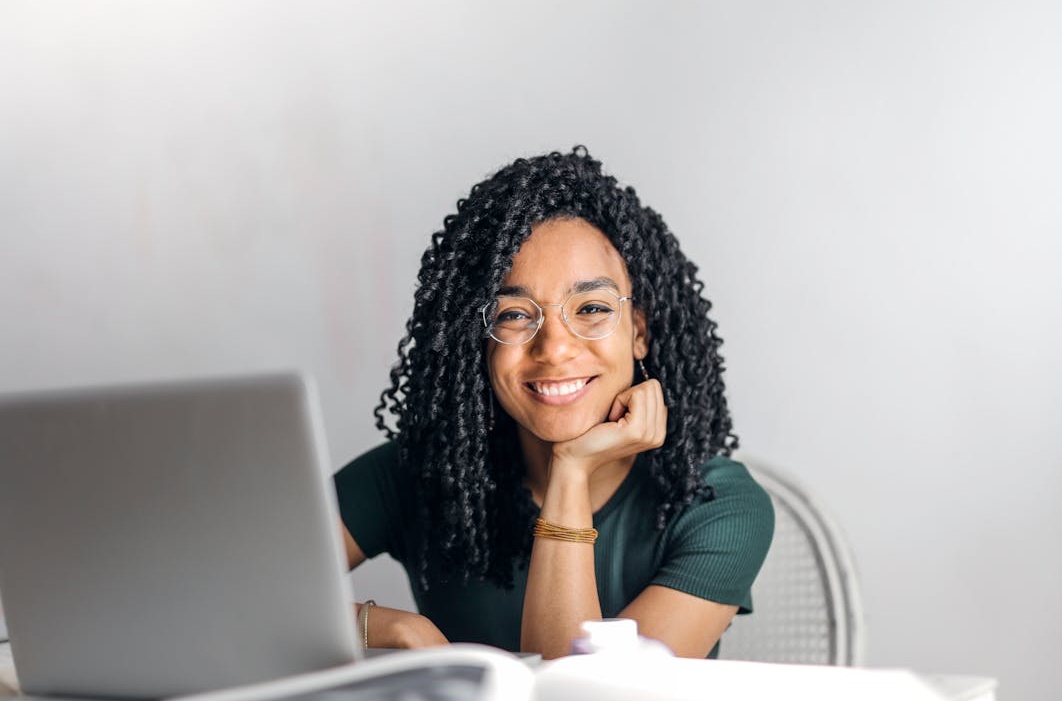 品牌经理通过IG刷点赞策略成功提升品牌形象