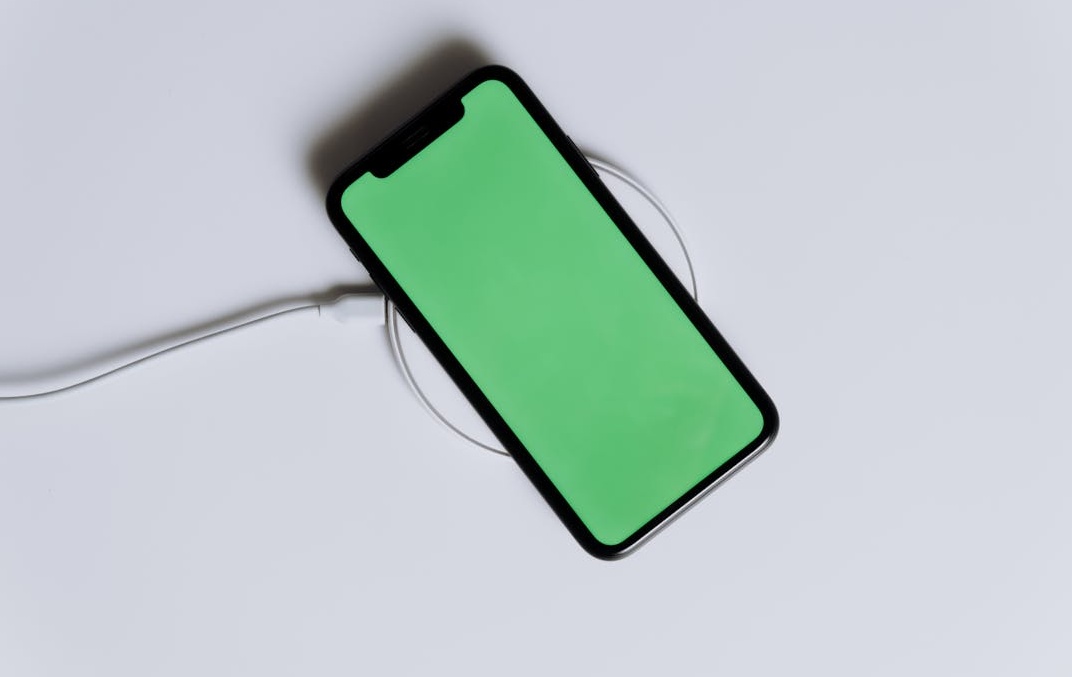 大量的YouTube点赞图标,象征着强大的社交证明