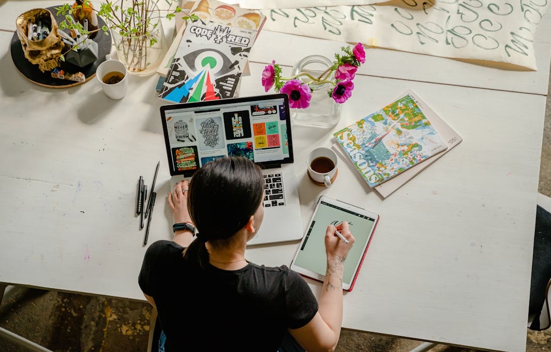 用户在电脑上选择安全可靠的视频点赞服务