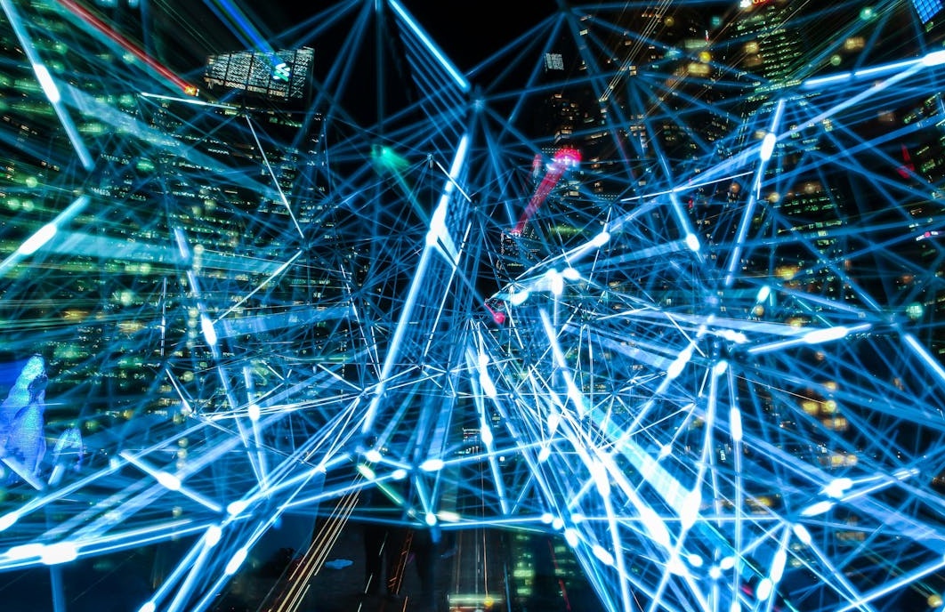 抽象的YouTube算法概念图