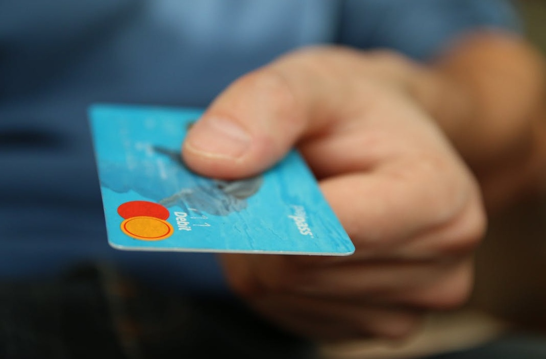 一个安全的在线支付界面,象征着购买YouTube订阅时的支付安全