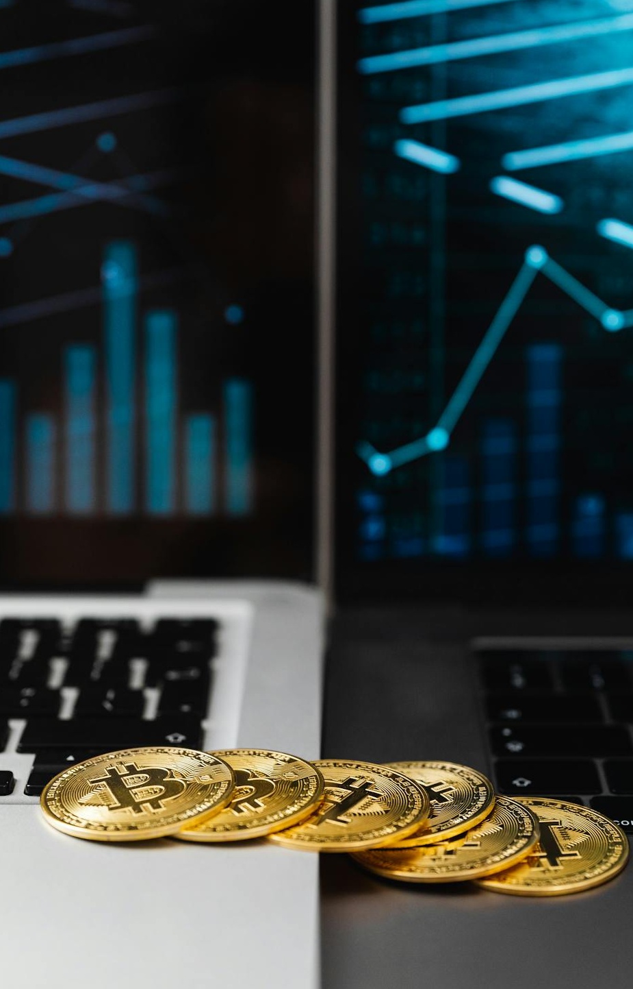 显示全球TikTok市场份额增长曲线和数据分析的图表