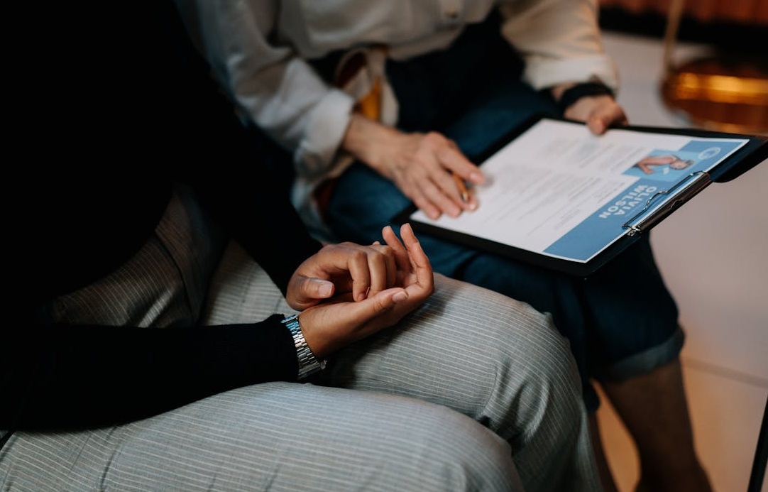 数据分析仪表盘显示社交媒体参与度的增长图表