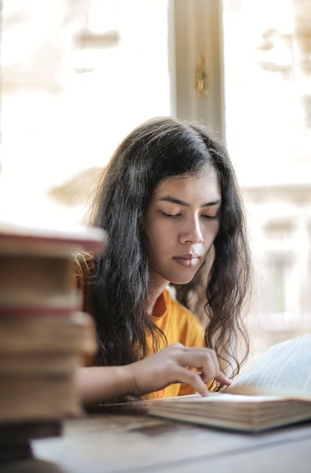 筛选高质量推特粉丝的概念图