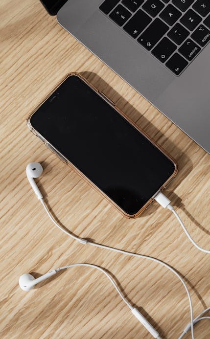 2025年Facebook界面和点赞图标