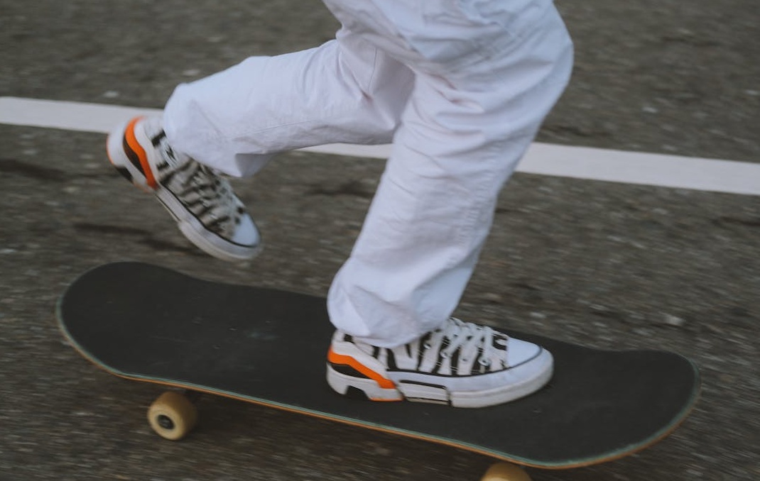 内容创作者正在拍摄高质量的IG Reels视频