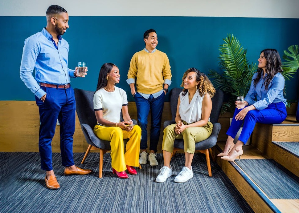 购买成员后建立强大的社会认同感