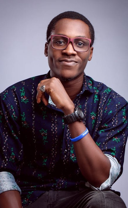 一群人代表着Facebook的广大粉丝和社群