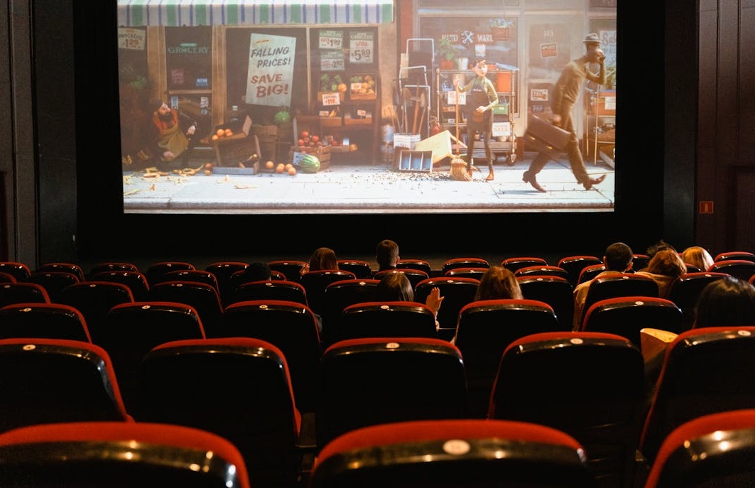 智能手机屏幕上显示的TikTok For You页面