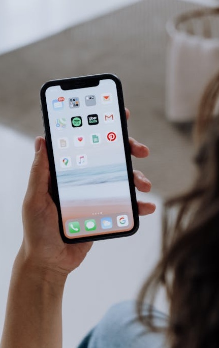 高浏览量和积极互动的YouTube视频带来强大的社会认同感