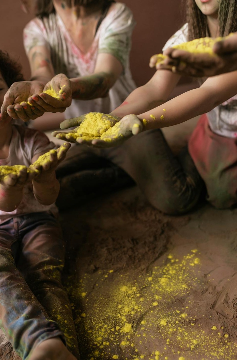 线上社区和讨论的插画