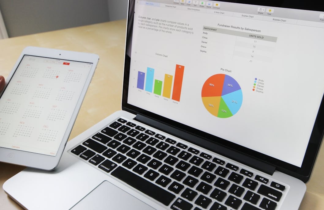 数据图表和分析界面,代表着将粉丝数转化为可衡量的商业价值