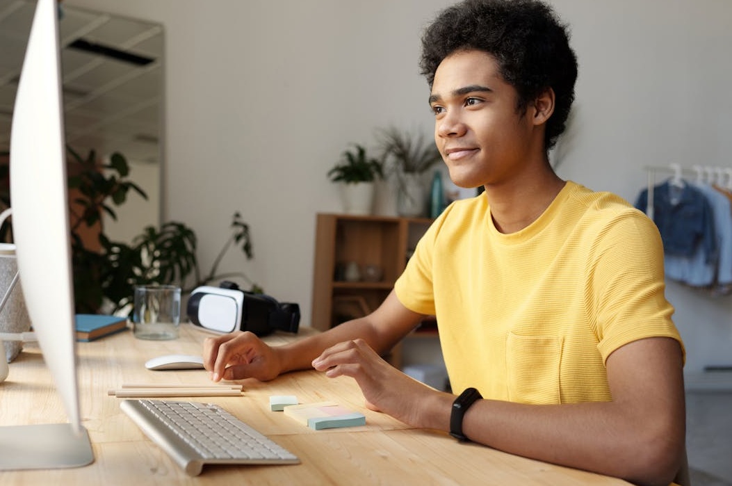 YouTube盈利门槛1000订阅和4000小时观看时长