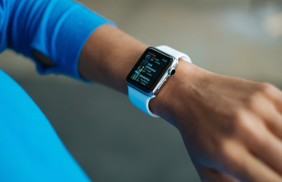 屏幕上显示的YouTube界面