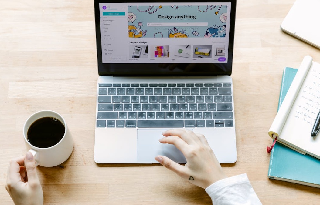 显示社交媒体增长的图表